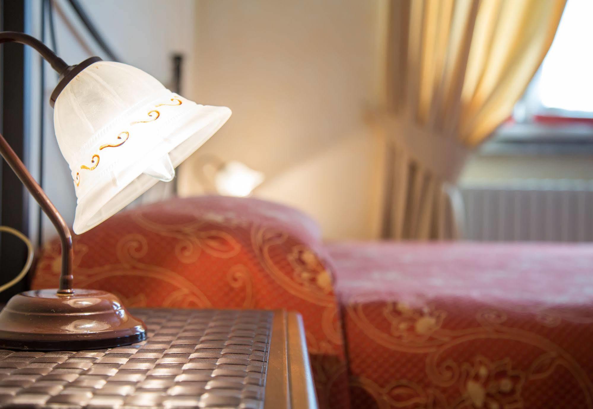 Hotel Aquadolce Verbania Eksteriør billede