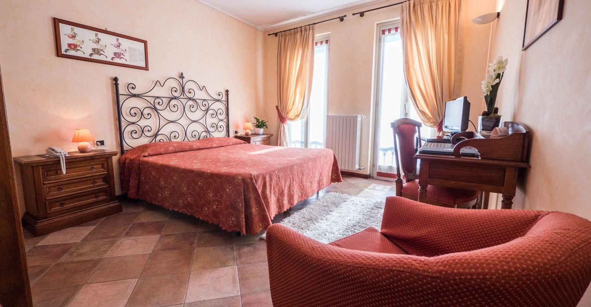Hotel Aquadolce Verbania Eksteriør billede