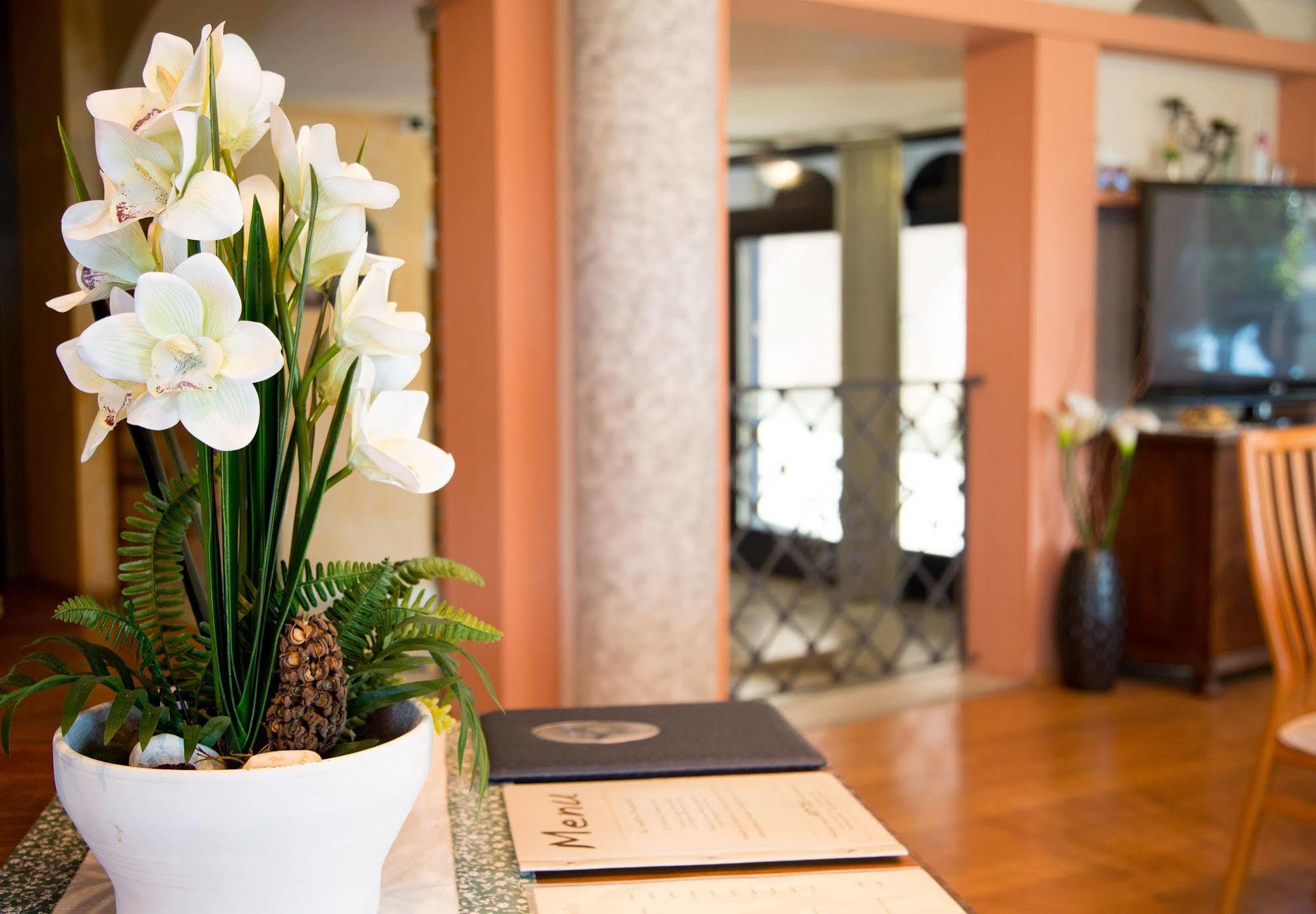 Hotel Aquadolce Verbania Eksteriør billede